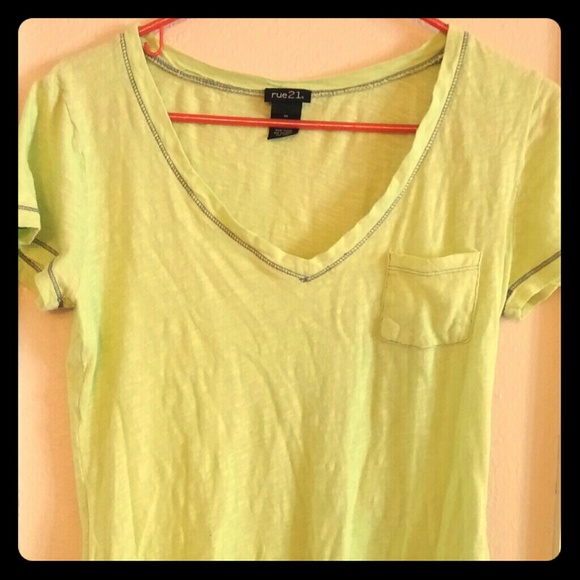 Shirt/ V-neck - Picture 1 of 2