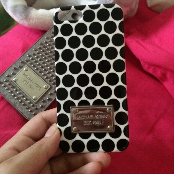 Mk polka dot case 5