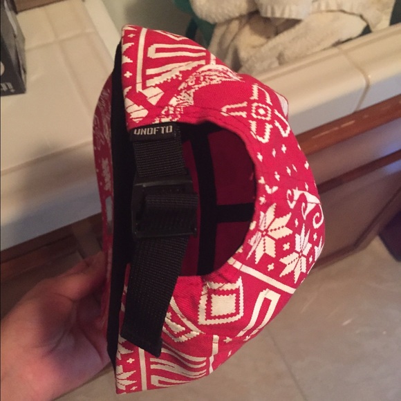 Hat - Picture 3 of 3
