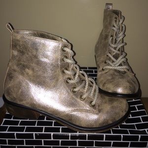 Dirty laundry Combat boots