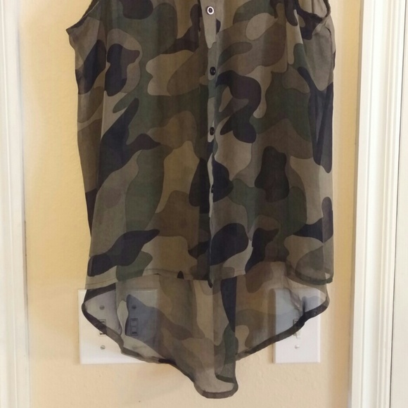 Camo top - Picture 2 of 2