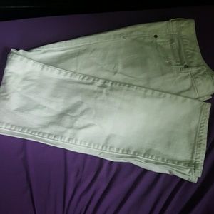 White skinny jeans
