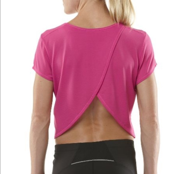 Pink yoga crop top.