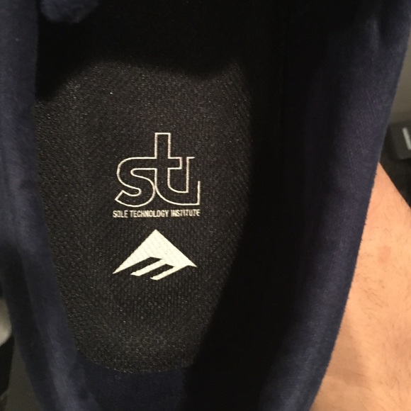 Emerica. - Picture 2 of 3