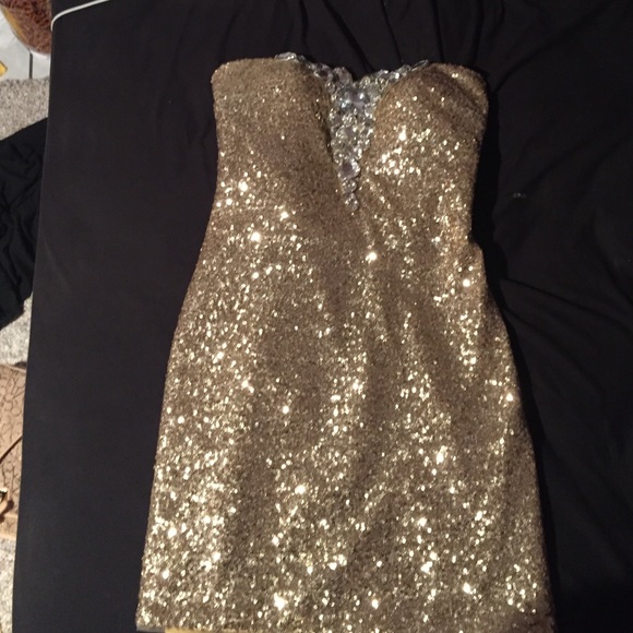 Homecoming dress - Picture 1 of 2