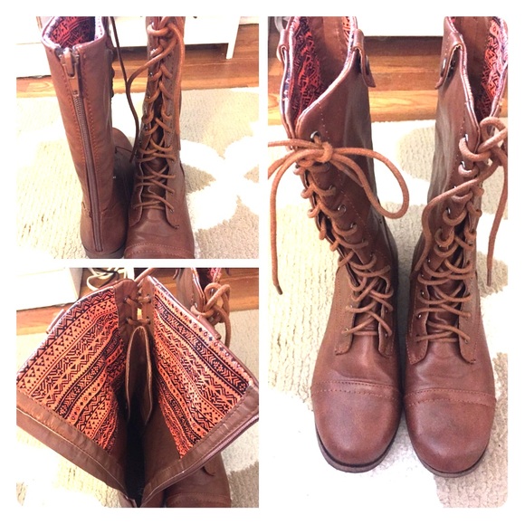 Medium cut brown tribal boots