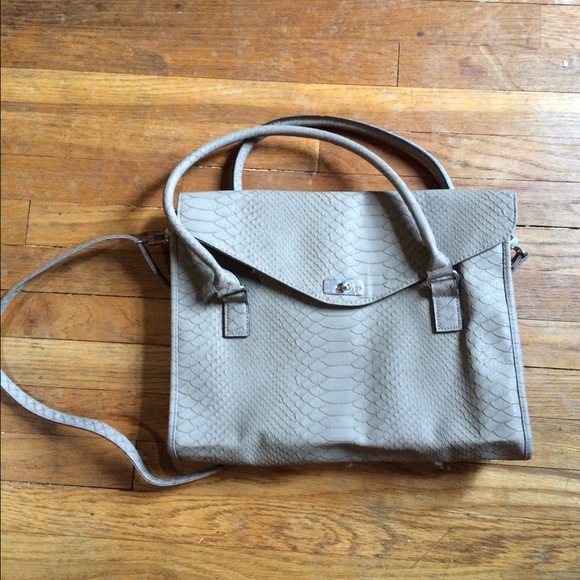 Brand new thin snake skin purse 🔴