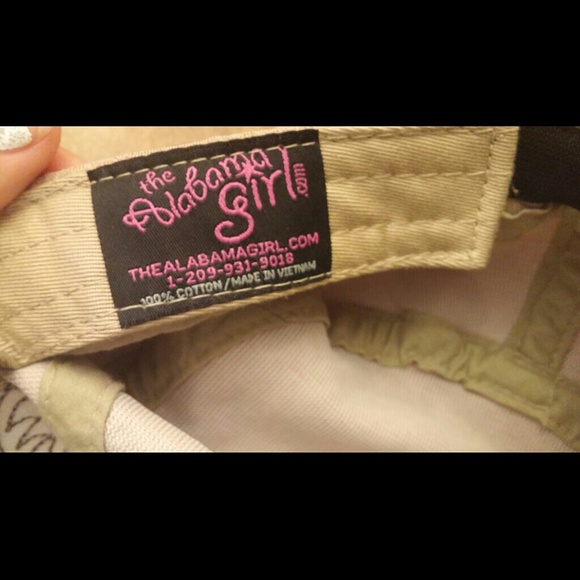 Cute hat - Picture 3 of 3