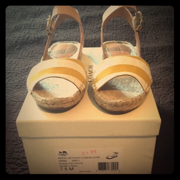 COACH Q4582 Reena Getaway Cabana Sandal