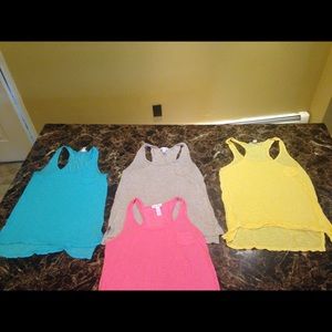 Bundle! 4 cute tanks with pocket!
