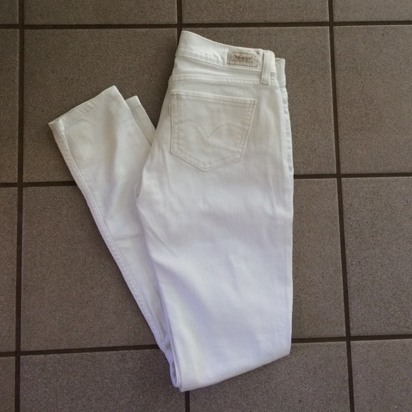 Levi's white jeans