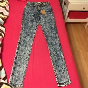 NWT LOVE CULTURE JEANS