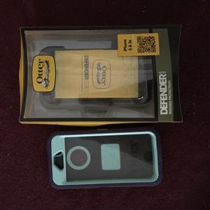 iPhone 5s Otter Box Defender case