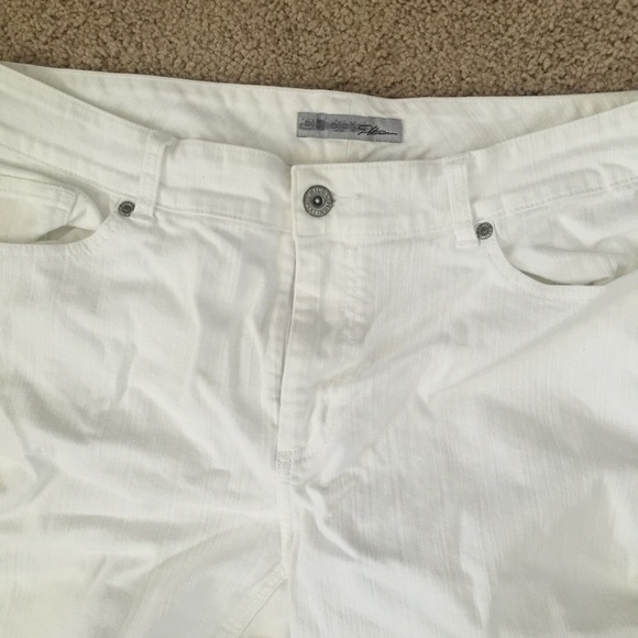 Chicos - Picture 2 of 4