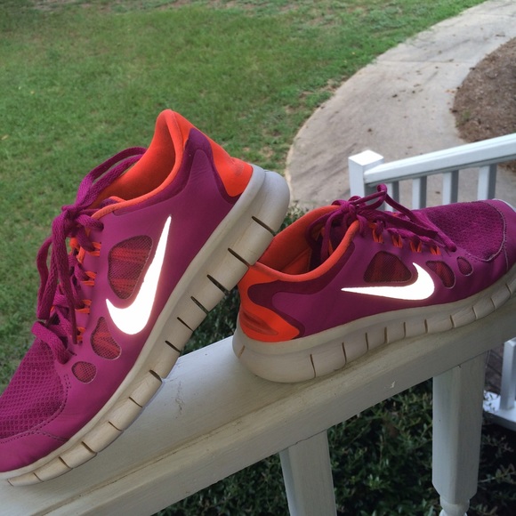 Nike free 5.0 tennis shoes pink& orange 🎀