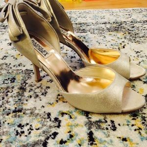 Badgley Mischka platinum metallic jinx ii d'orsay