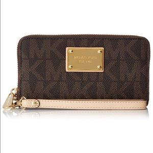 never used MK wristlet
