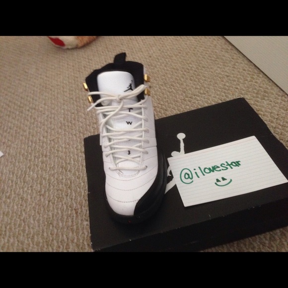 Black and white retro 12s