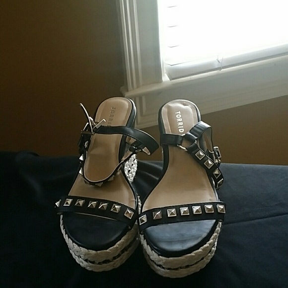 torrid ropped wedges