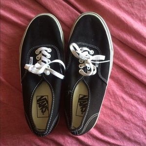 Brand new//never worn BLACK VANS