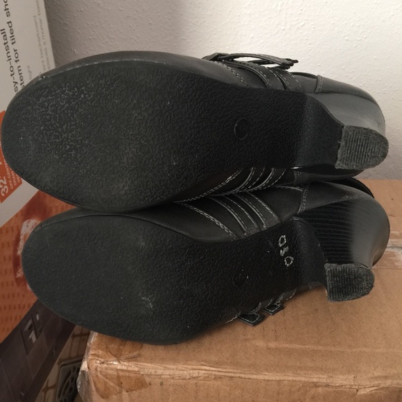 High Heels - Picture 2 of 3