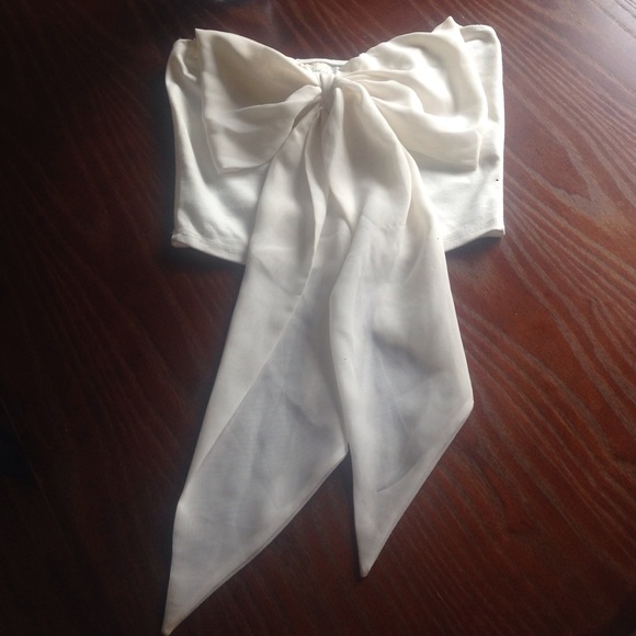 Cocolove White Bow Crop Top
