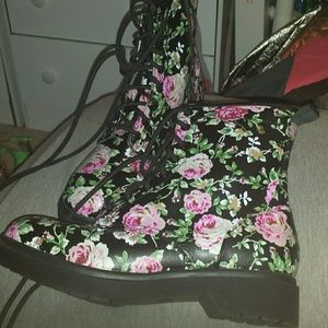 Floral print boots
