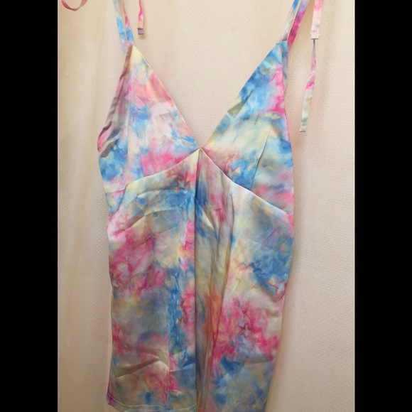 UNIF Lucid Dreams Top!💘 - Picture 2 of 3