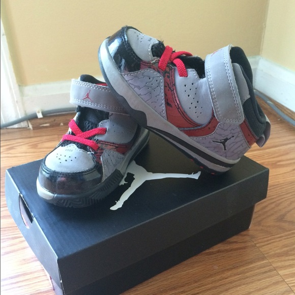 Kids shoe size 7c! Jordan