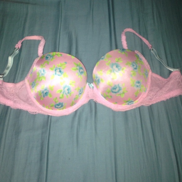 VS Pink bra