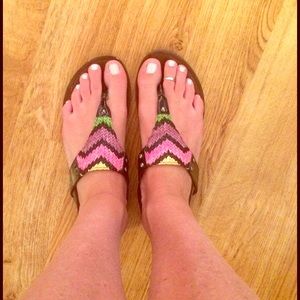 Colorful sandals!☀️🌈