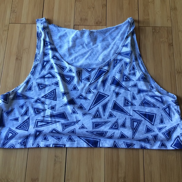 Forever 21 triangle print crop tank top