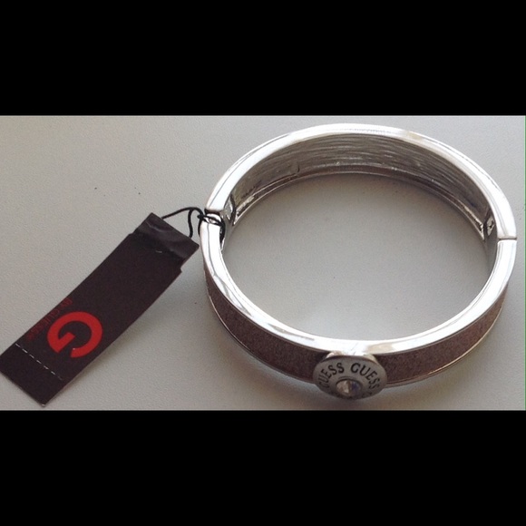 NWT Guess Silver-tone Metal Bangle Bracelet