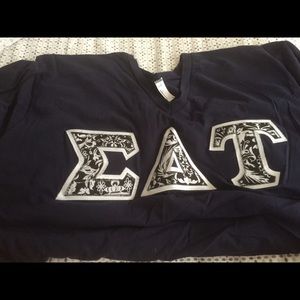 Sigma delta tau, SDT letters, EUC, damask pattern