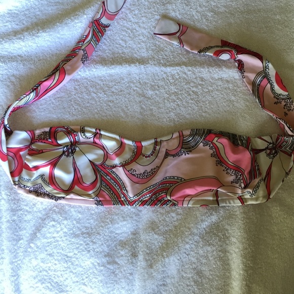 Strapless bikini top