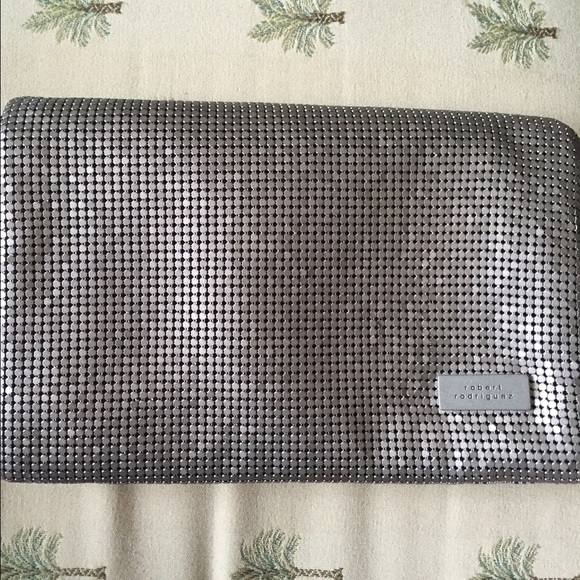 ROBERT Rodriguez CLUTCH - Picture 3 of 4