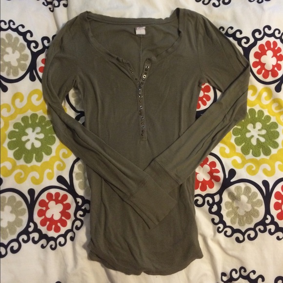 ️Adorable studded Free People top - Picture 2 of 4