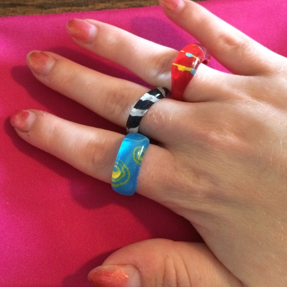 Plastic Costume Rings - Picture 2 of 2