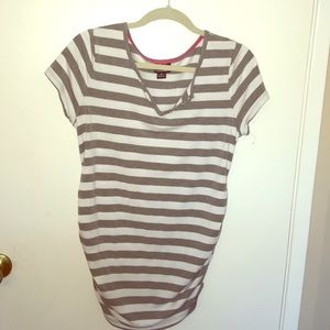 Maternity shirt -Stretchable.