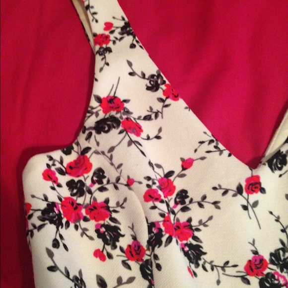 Forever 21 Floral A-Line Dress - Picture 3 of 4