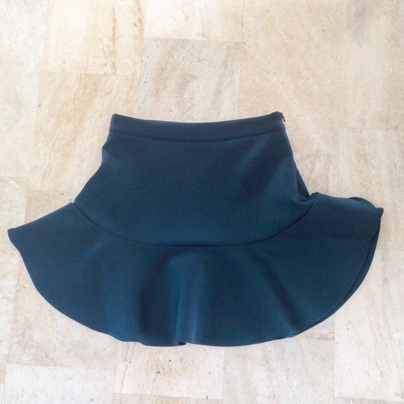 DEAL Piperlime Collection Hunter Green Skirt - Picture 2 of 4