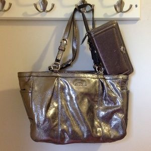 Silver/Pewter metallic handbag w/matching wallet