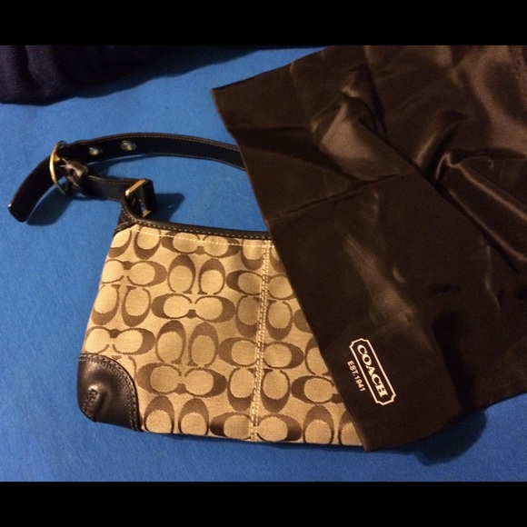 💥Classic Coach purse💥 - Picture 2 of 4