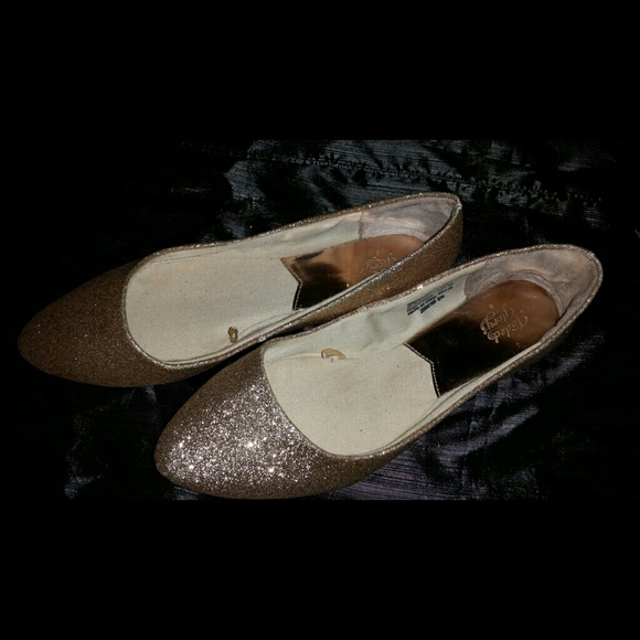Shoes - Picture 3 of 3
