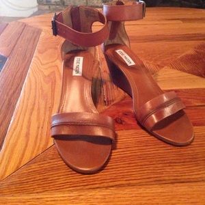 Steve Madden strappy  wedges Nwot sz 9
