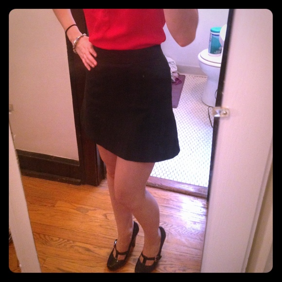 Express plain black skirt