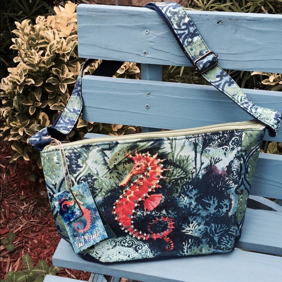 Sun N' Sand Handbag by Paul Brent - Picture 2 of 4