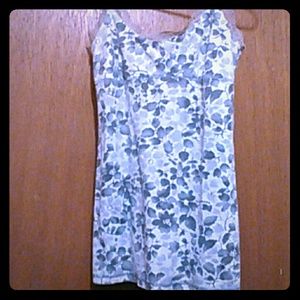 Comfy gray flower top for summer