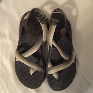 chacos size 9