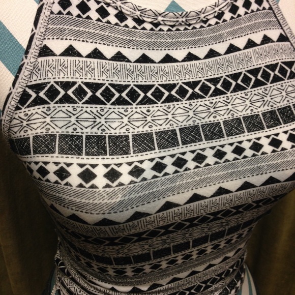 Crop top - Picture 2 of 3